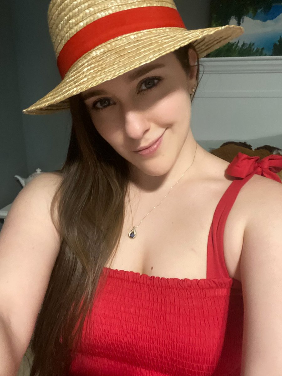 Lara tweet media