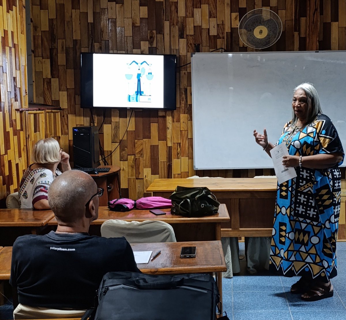 Taller preCongreso #ANEC

Segunda parte del taller:  Ética profesional.

"Ética profesional. Diseño para los especialistas de las ciencias económicas".

👩‍🏫 Dra. Marlene Arrúe Paisán.
Vicepresidenta de la ANEC
#9noCongresoANEC