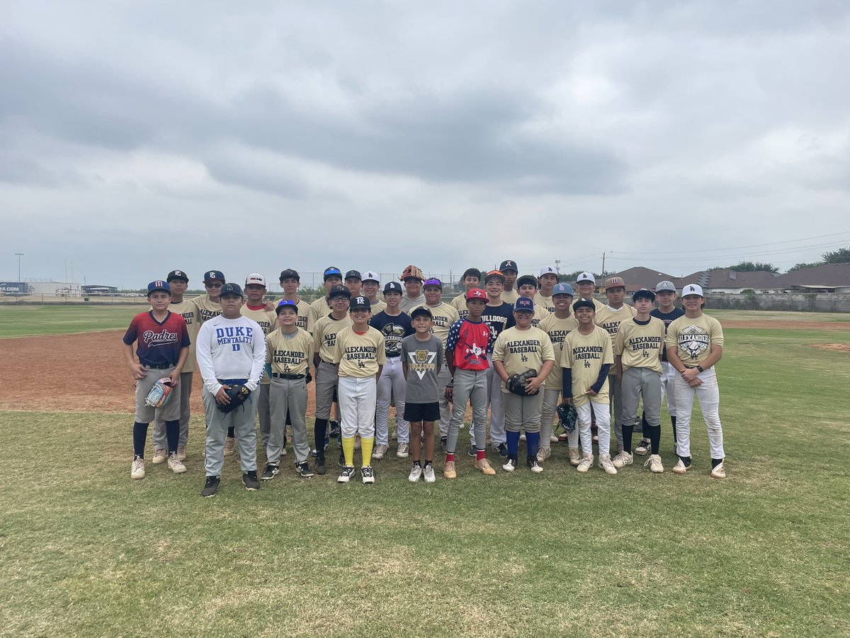JBAbaseball's tweet image. 2025 Alexander Bulldog Baseball Camp

Thank you to all our future Bulldogs for coming out to get better on the field⚾️

#EarnIt