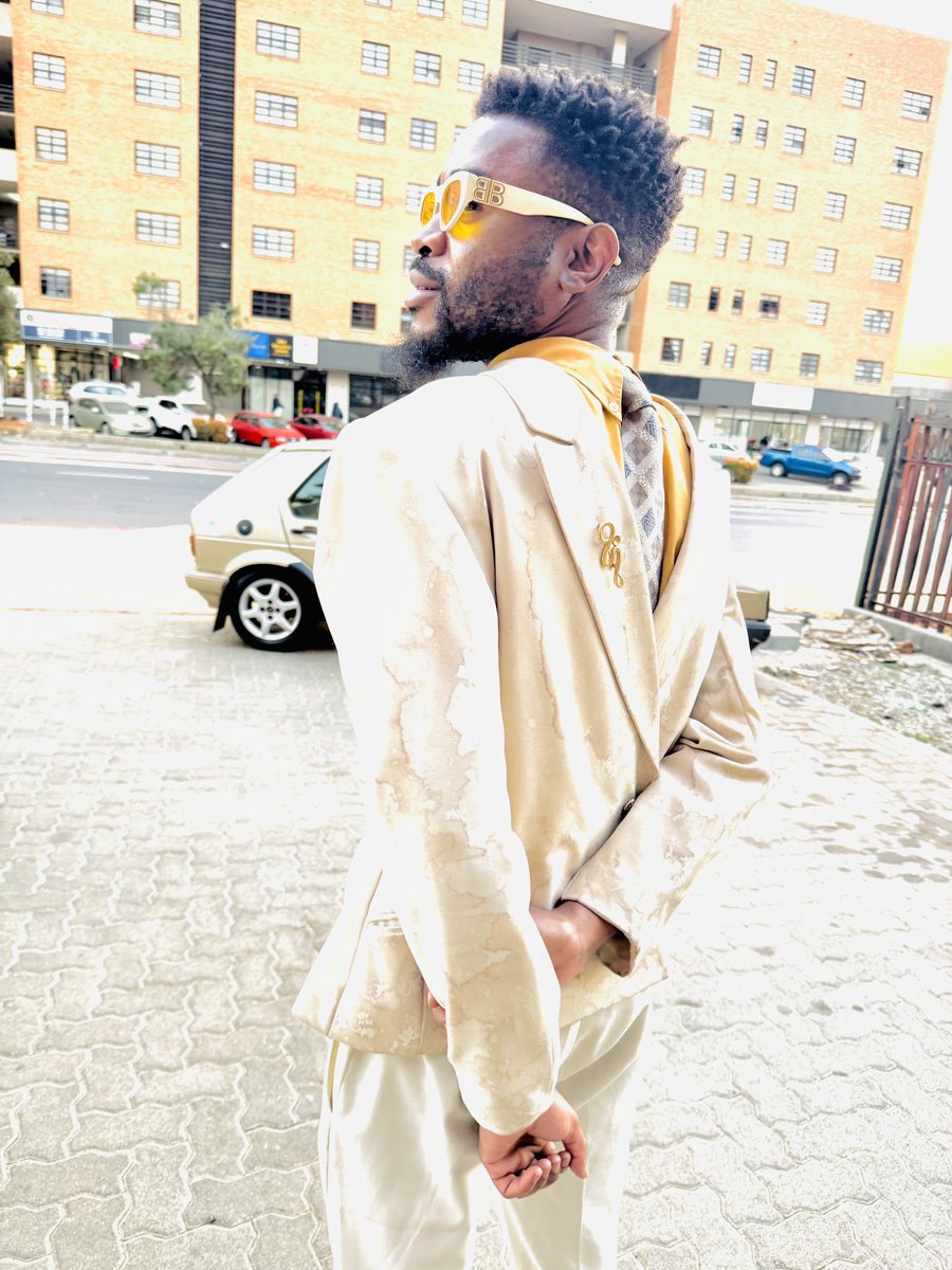 Thifhe_SliQ's tweet photo. I look so confused from the eyes of another man, so chat all you chat I know I am a topic.
#FashionRebel https://t.co/EmOjiGM1c6