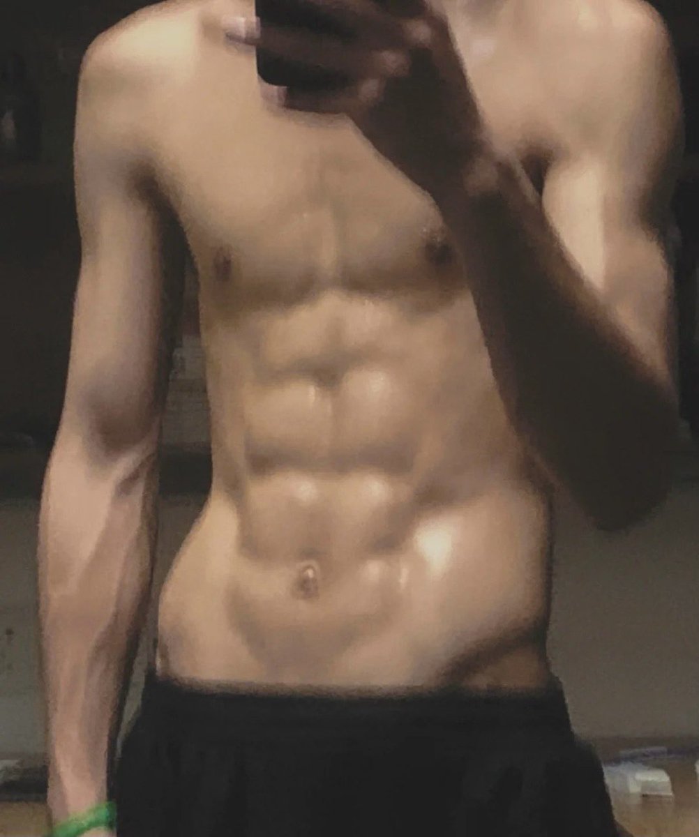 GDgd5201314's tweet photo. #小狗 #母狗 #腹肌 小狗乖乖跪下来含�� https://t.co/WyUKbOQ7O4