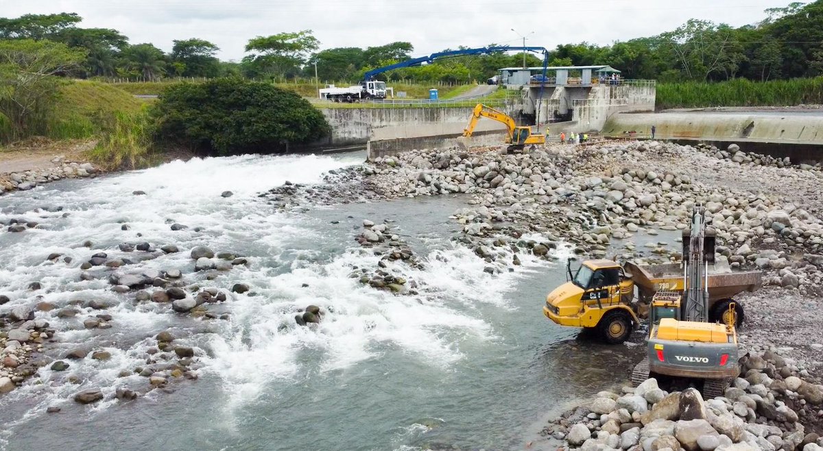 Hace poco más de 2 meses, en la feria de David, dije que iniciaríamos la restauración del Remigio Rojas. Hoy ya llevamos un avance del 37 %.

Vamos con buen paso, cumpliendo con los productores y con los chiricanos que por años esperaron el mantenimiento de esta obra.