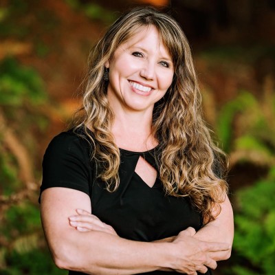 The latest episode of the “Tuning In” podcast proudly features C. Crane CEO Jessica Crotty!

rss.com/podcasts/tunin…

Moderated by award-winning speaker, event producer, radio host, and CHRS member Ash Kumra, one can listen in on the history of the brand and innovation in radio.