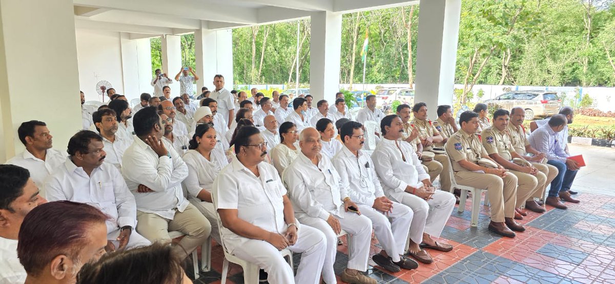 Today, Dr. B. Bala Swamy, IPS, DCP East Zone, conducted a Peace and Welfare Committee meeting at the DCP Office. Central Peace Committee members including Sri Narayana Reddy, Sarma, Haafez Muzaffar, 3 ACPs, SHOs, and DIs participated. The DCP issued key instructions to ensure