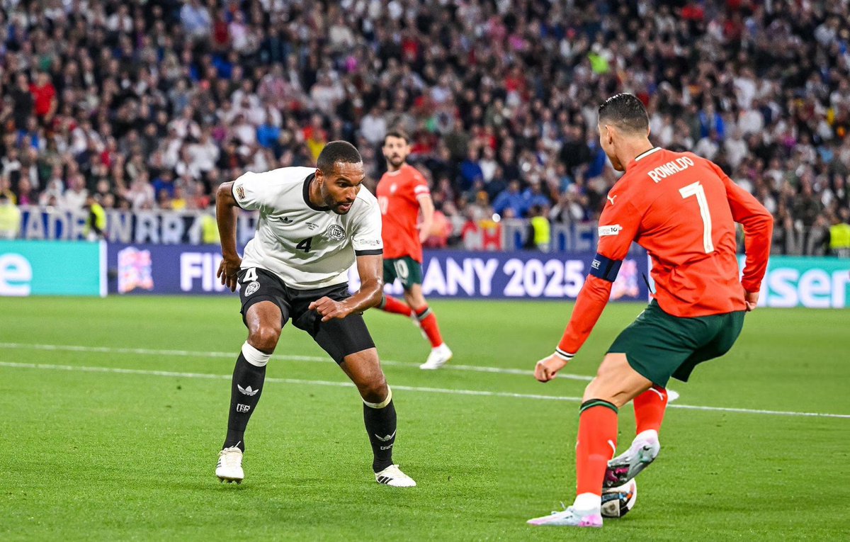 M7MDSAJ's tweet photo. اقسم بالله شيء يغبن

بان الاسطورة وُلد بافضل عصر لمنتخب البرتغال عناصريًا مع ذلك انجازاته الدوليه تكاد تكون لا تذكر، وكله بسبب المدربين الزبالين اللي يعينونهم

كرة القدم لا تنصف الاساطير دائما .. 

#البرتغال_المانيا https://t.co/73d4nZv0lu