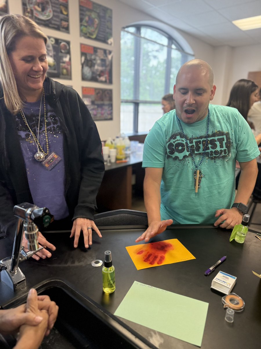 Humble_2ndSci's tweet photo. 🎶 Now that’s what we call professional learning! At SciFest, K–12 teachers, ICs, and leaders took the stage—and the lab table. 💥 This was PL that moves: do the science, feel the learning, bring it back for every kid. #SciFest2025 #DoingScienceDaily #ALLStudentsAreScientist https://t.co/OYeS7JWUbs