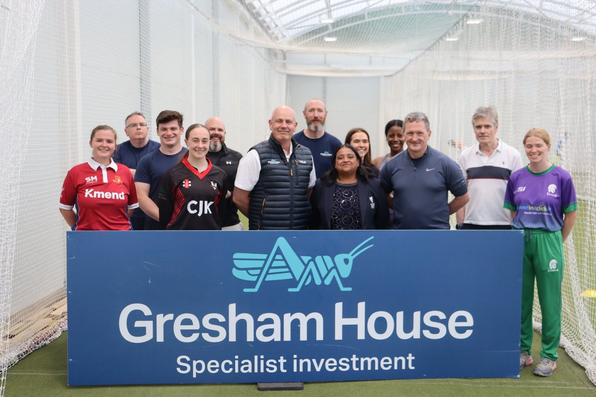 Cricket Leinster (@cricketleinster) on Twitter photo 🏏CL & GRESHAM HOUSE🦗
CL President <a href="/MeenaBaskarasu1/">Meena Baskarasubramanian</a> met with Gresham House CEO this evening to officially launch the company’s partnership with Cricket in the Province
cricketleinster.ie/news/gresham-h… 🏏CL & GRESHAM HOUSE🦗
CL President <a href="/MeenaBaskarasu1/">Meena Baskarasubramanian</a> met with Gresham House CEO this evening to officially launch the company’s partnership with Cricket in the Province
cricketleinster.ie/news/gresham-h…