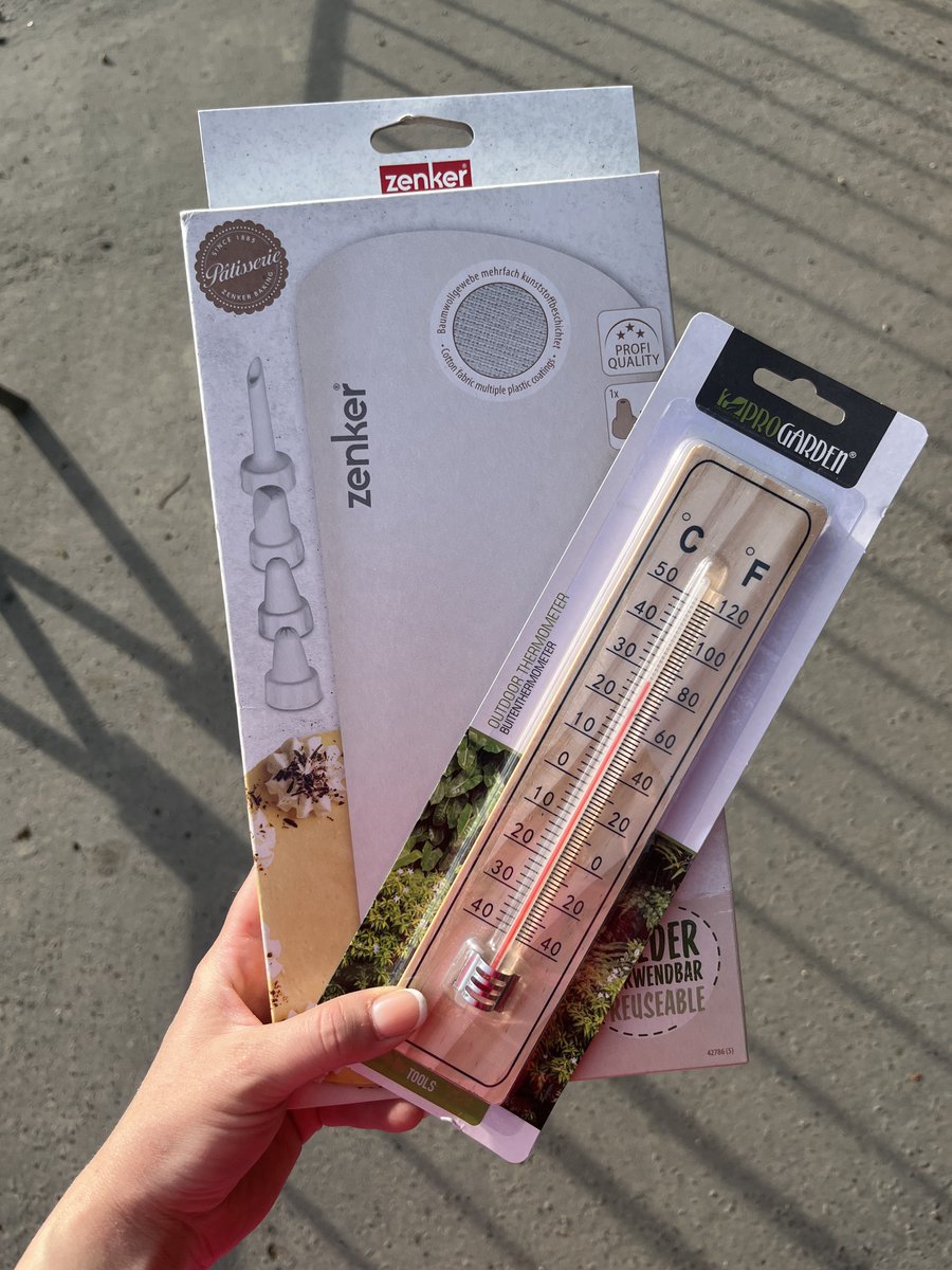 No jasně, přesně takhle jsem si představovala dospělost – jdu do nákupáku a vrátím se s tímhle skvostem 🥲😅