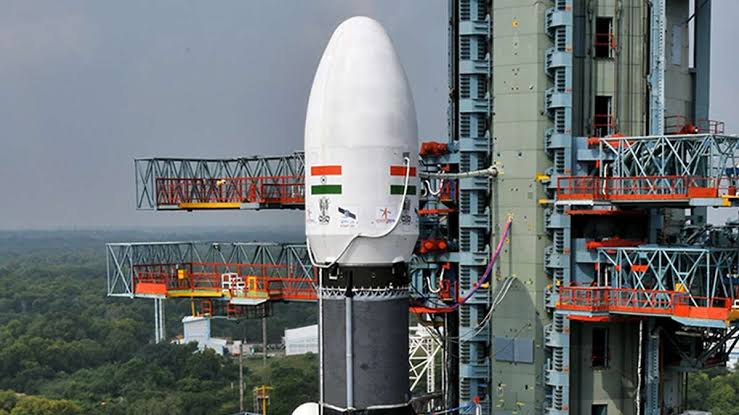 MeghUpdates's tweet photo. 🚨 BIG BREAKING

🇮🇳 Gaganyaan, Bharat’s first human space mission, is all set to LAUNCH in early 2027 🚀 https://t.co/2lkYlixCM8