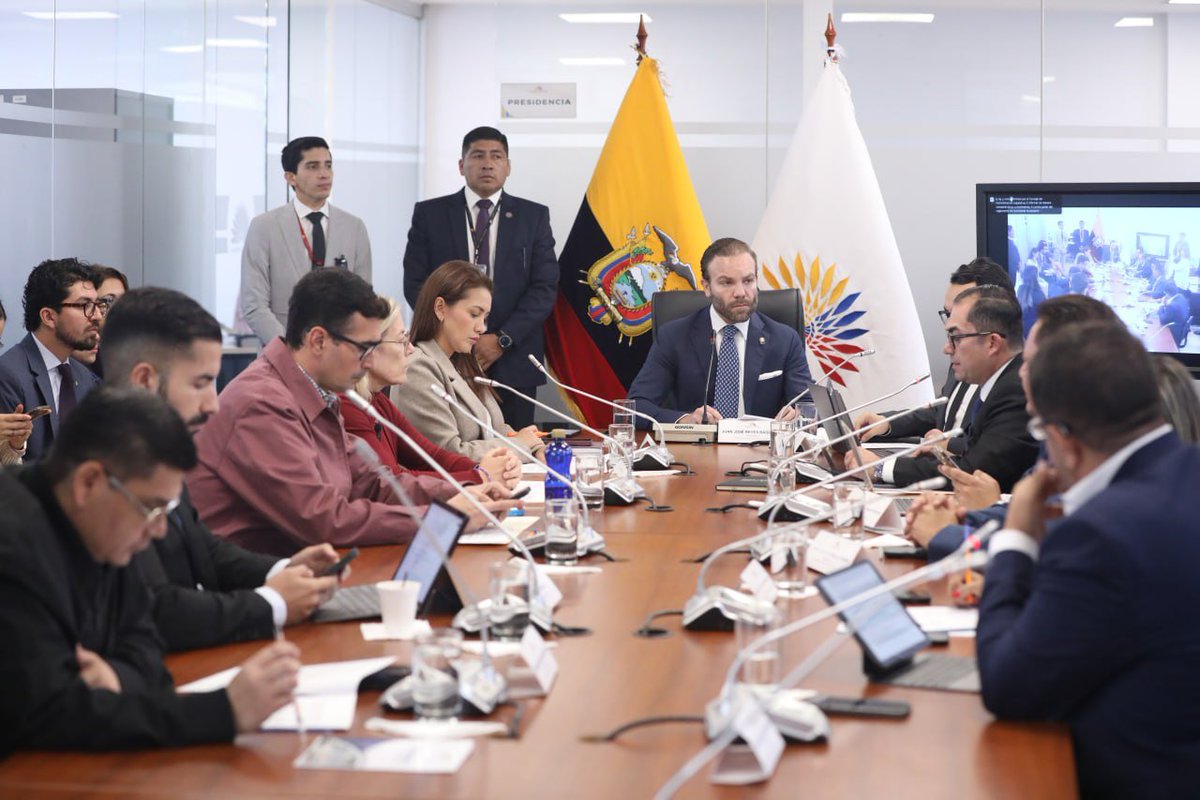 Asamblea Nacional (@asambleaecuador) on Twitter photo Agotados los puntos en el orden del día <a href="/totoreyesb/">Juan José Reyes Baquerizo</a> clausura la sesión N°3 de <a href="/DerechoSaludAN/">Comisión del Derecho a la Salud y Deporte</a> Agotados los puntos en el orden del día <a href="/totoreyesb/">Juan José Reyes Baquerizo</a> clausura la sesión N°3 de <a href="/DerechoSaludAN/">Comisión del Derecho a la Salud y Deporte</a>