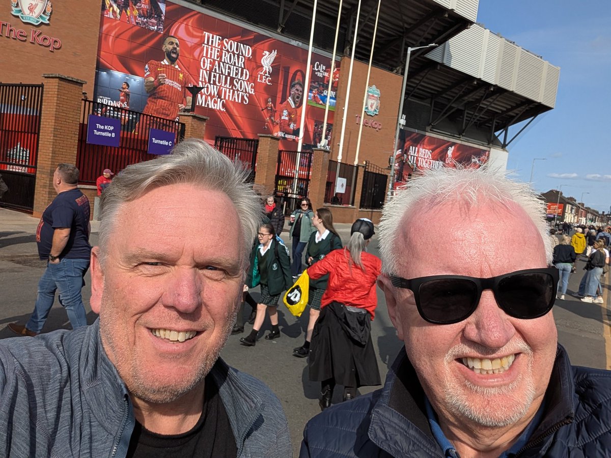 Allan Crow (@fifefreepressed) on Twitter photo Beer, food and some <a href="/FifeFlyers/">Fife Flyers</a> chat with an auld hockey chum - how we roll at Anfield waiting on #springsteen gig. Beer, food and some <a href="/FifeFlyers/">Fife Flyers</a> chat with an auld hockey chum - how we roll at Anfield waiting on #springsteen gig.