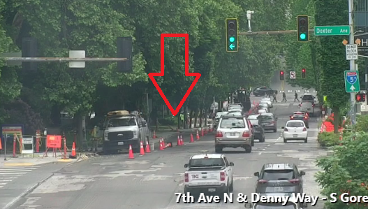 Ang gawaing daan sa Denny Way sa pagitan ng