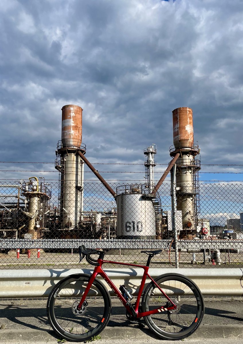 SimonPodolak's tweet photo. #awson #gravel #adventure #carbon #zipp #shimano https://t.co/SMYKDieJv0