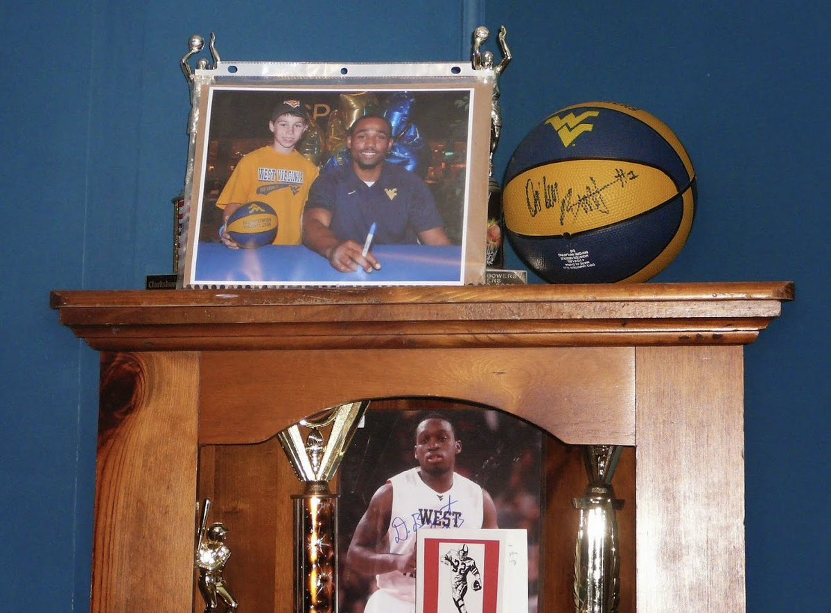Blizzy Shotz | Video Creator (@_balake_5) on Twitter photo Happy to announce my new position with <a href="/WVUSports/">WVU Sports</a> as a Creative Content Producer working with <a href="/WVUhoops/">WVU Men's Basketball</a> It’s been a dream since I picked up a camera to work with the team I grew up watching! Happy to announce my new position with <a href="/WVUSports/">WVU Sports</a> as a Creative Content Producer working with <a href="/WVUhoops/">WVU Men's Basketball</a> It’s been a dream since I picked up a camera to work with the team I grew up watching!