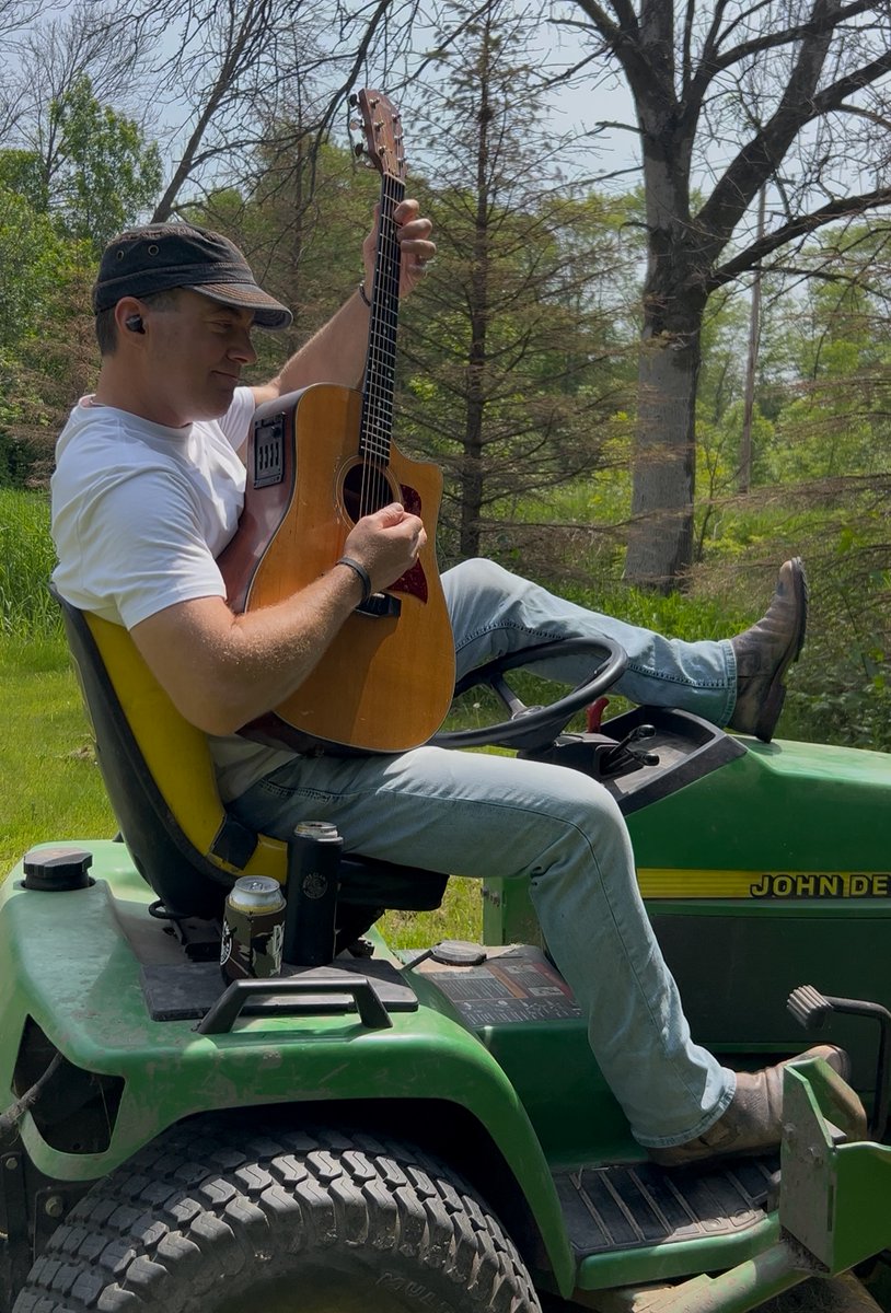 Rolling into the week the only way I know how… 📷📷
Rcouple shots from filming the music video for my new single "I Could Use" — coming Friday, June 13!
Pre-save it now so you’re first to hear it!
📷 hypeddit.com/ywo04v
#ICouldUse #ShaneMartinMusic #NewCountryMusic