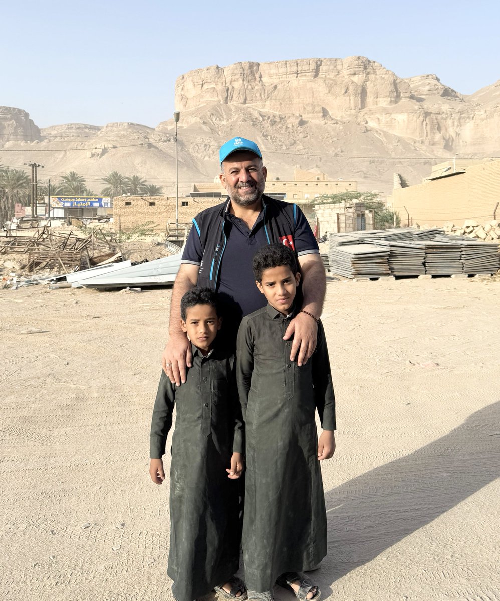 Çocuk Gülerse Dünya Güler
Hüseyin ve Enes

📍Yemen/Hadramot Bölgesi
#İMG #Kurban #Yemen