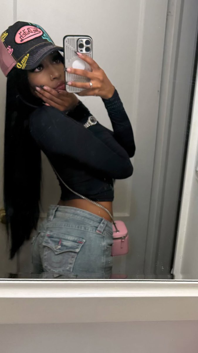 💸💸 (@moramaddii) on Twitter photo 