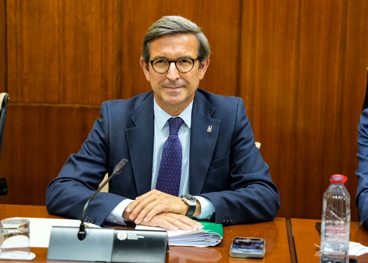 Consejería de Industria, Energía y Minas (@industriaand) on Twitter photo 🚗 Las ayudas del MOVES III 2025 se podrán solicitar para vehículos adquiridos desde el 1 de enero 🗓️
📥 <a href="/EnergiaAnd/">Agencia Andaluza de la Energía</a> sacará la convocatoria de 6⃣6⃣,7⃣ M€ antes del 3 de julio y abrirá la ventanilla en el tercer trimestre.
➡️opgob.es/gv0fl✅ 🚗 Las ayudas del MOVES III 2025 se podrán solicitar para vehículos adquiridos desde el 1 de enero 🗓️
📥 <a href="/EnergiaAnd/">Agencia Andaluza de la Energía</a> sacará la convocatoria de 6⃣6⃣,7⃣ M€ antes del 3 de julio y abrirá la ventanilla en el tercer trimestre.
➡️opgob.es/gv0fl✅