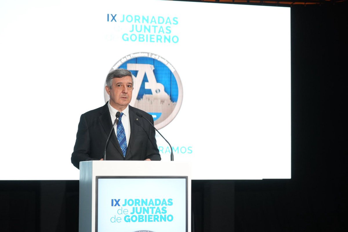 Abogacía Española (@abogacia_es) on Twitter photo 🧵 (HILO) Arrancan las IX Jornadas de Juntas de Gobierno con Jerez como escenario.
Dos días de muchas ponencias, debates e ilusión.
Presenta el acto el periodista Esteban Fernández <a href="/Extebanf/">Esteban Fernández</a>.
👇 🧵 (HILO) Arrancan las IX Jornadas de Juntas de Gobierno con Jerez como escenario.
Dos días de muchas ponencias, debates e ilusión.
Presenta el acto el periodista Esteban Fernández <a href="/Extebanf/">Esteban Fernández</a>.
👇