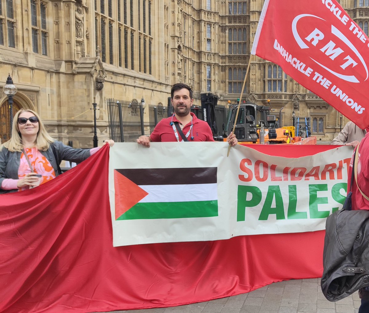 Martin_Abrams's tweet photo. Proud to join @rmtunion colleagues for the @PSCupdates #RedLineForPalestine demo today surrounding Parliament during #PMQs to demand a full Arms Embargo and Sanctions on Israel NOW!

#StopArmingIsrael https://t.co/H8O6oM0ghF