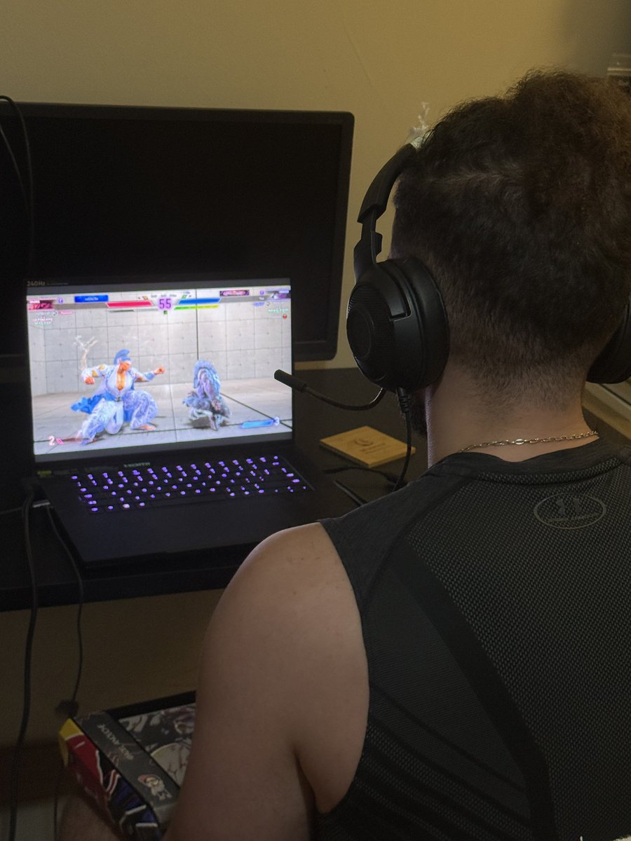 Big bird back on Marisa😇