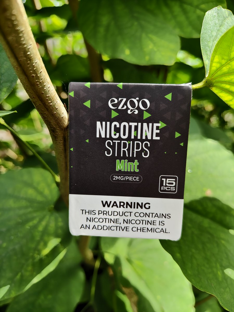 🚫 "Outdoor smoking banned here?
✅ Pouches slide right in.