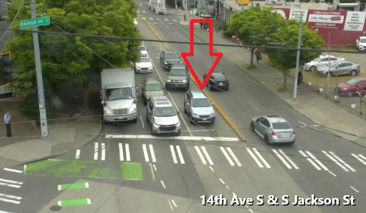 Nakatigil na sasakyan sa Rainier Ave S sa S
