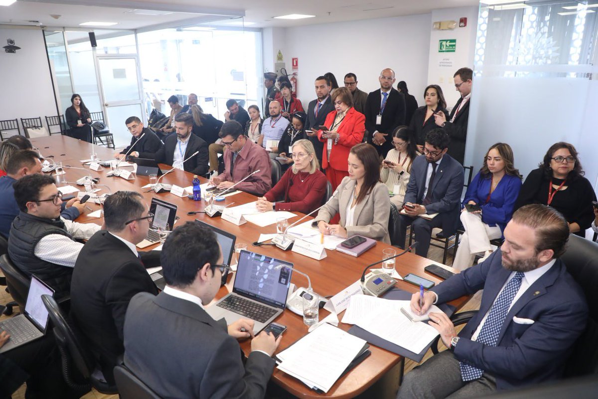 Asamblea Nacional (@asambleaecuador) on Twitter photo <a href="/annabellaazinok/">Annabellaazinok</a> mociona la aprobación del Plan General de Trabajo de <a href="/DerechoSaludAN/">Comisión del Derecho a la Salud y Deporte</a>.
Con 10 votos afirmativos, por unanimidad, se aprueba la moción. <a href="/annabellaazinok/">Annabellaazinok</a> mociona la aprobación del Plan General de Trabajo de <a href="/DerechoSaludAN/">Comisión del Derecho a la Salud y Deporte</a>.
Con 10 votos afirmativos, por unanimidad, se aprueba la moción.