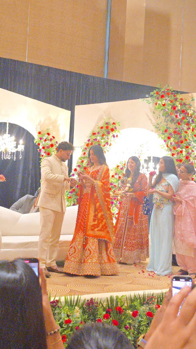 Bowled over by love! 💍❤️

Kuldeep Yadav gets engaged to his childhood friend Vanshika in a private ceremony in Lucknow.

Wishing the couple a lifetime of happiness ahead of the England tour. 🥂✨

#KuldeepYadav #Engaged #CricketTwitter