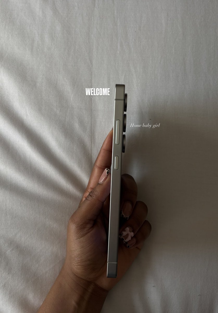 🦄 (@ndzalyy_) on Twitter photo A brand new bombshell, has entered the villa 😻🥹 meet my new baby! <a href="/SamsungMobileSA/">Samsung Mobile SA</a>
#GalaxyS25 #GalaxyS25Ultra A brand new bombshell, has entered the villa 😻🥹 meet my new baby! <a href="/SamsungMobileSA/">Samsung Mobile SA</a>
#GalaxyS25 #GalaxyS25Ultra