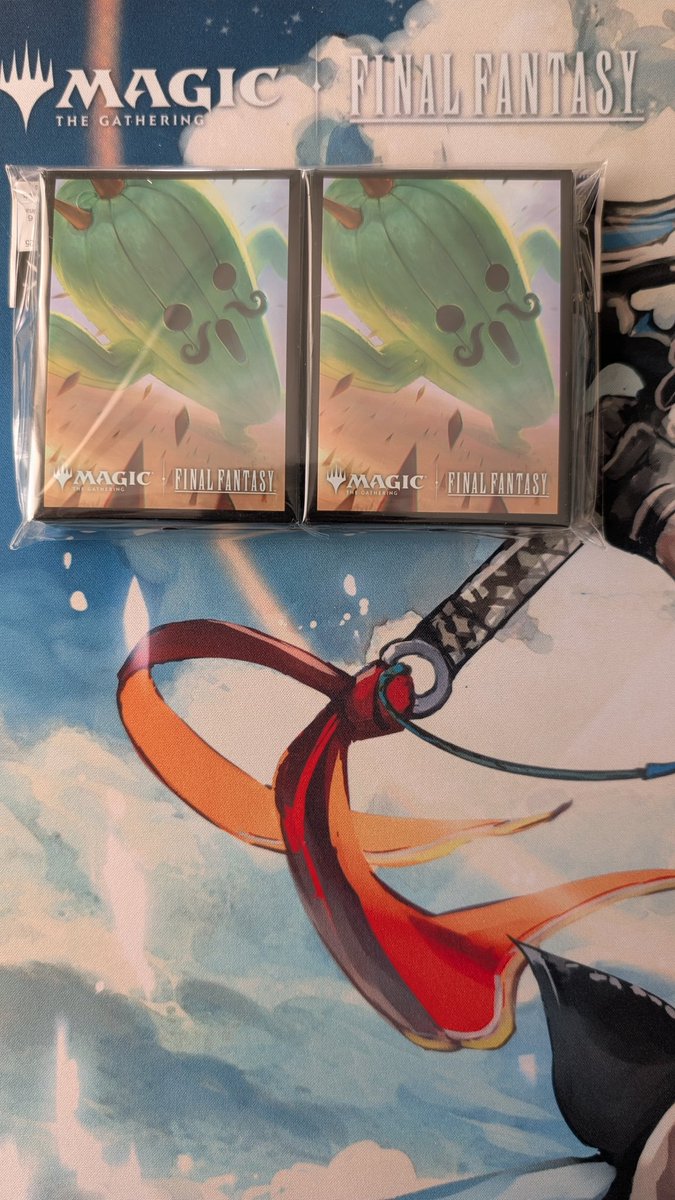 Demain matin on explose les boosters et le pack d'AP en live !
Colis stratosphérique reçu par <a href="/wizards_magicFR/">Magic France</a> mais aussi <a href="/UltraProIntl/">Ultra PRO</a> qui nous sort du matos de qualitey !
Merci infiniment, je suis beaucoup trop gâté, les sleeves Pampa là, cerise sur le gâteau 
#publicite