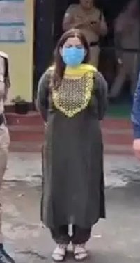 azizkavish's tweet photo. हरिद्वार में भाजपा महिला मोर्चा की पूर्व जिलाध्यक्ष  ने अपनी 13 साल की नाबालिग बेटी का दुष्‍कर्म करवाने के लिए ब्वॉयफ्रेंड के सामने सौंप दिया...

बेटी के गुमसुम रहने पर पिता ने उससे बातचीत की। बेटी ने जो खौफनाक सच बताया उससे पिता के पैरों तले जमीन खिसक गई।

बेटी ने बताया कि उसकी मां ने अपने ब्‍वॉयफ्रेंड सुमित पटवाल समेत अन्य व्यक्तियों से उसका यौन शोषण कराया है।

पीड़िता ने पुलिस को बताया है कि उसकी मां कई बार घूमने के बहाने उसे सुमित पटवाल के साथ वृंदावन समेत अन्य जगहों पर लेकर गई। 

 वहां भी सुमित पटवाल व अन्य व्यक्तियों ने उसके साथ दुष्कर्म किया।