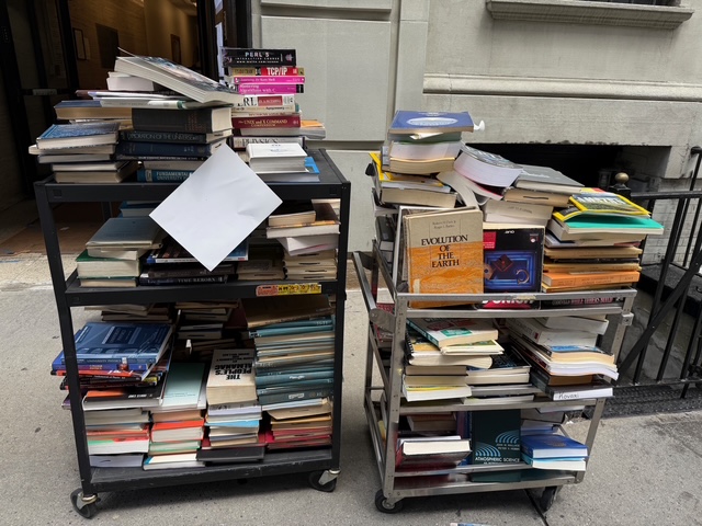 Sad scenes at 112th Street.

A dumpster full of science books, journals and materials  following NASA having to vacate its building of 60 years following a federal gov cost cutting executive order to re-examine all leased federal office space.
nytimes.com/2025/05/16/nyr…