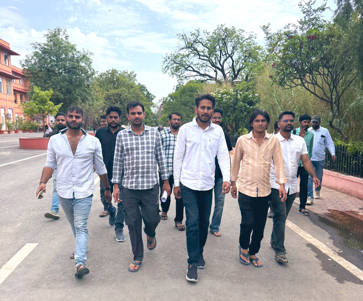 फर्स्ट ग्रेड पोस्टपोंड की माँग को लेकर सचिवालय में आज विभागीय अधिकारियों से मुलाक़ात।
#फर्स्ट_ग्रेड_एग्जाम_डेट_परिवर्तन_करो