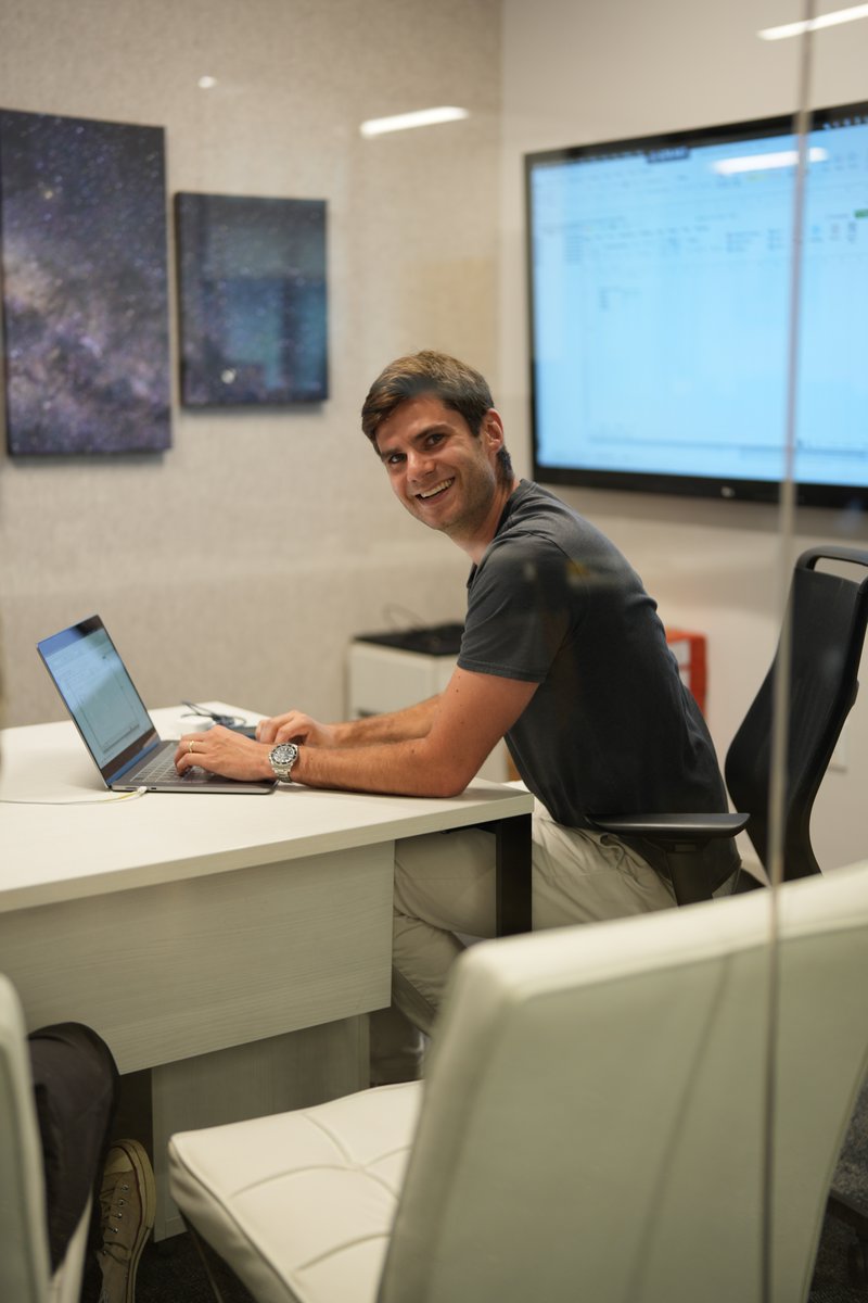 Investing in AI starts with understanding it. 

📍ARK 2025 Vibe Coding Hackathon