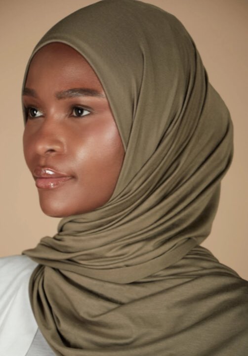 The lady on the left is dressed according to <a href="/reformparty_uk/">Reform UK</a> standards. The lady on the right according to <a href="/reformparty_uk/">Reform UK</a> is dressed in a threatening manner. I say, her body, her choice. Sod off <a href="/reformparty_uk/">Reform UK</a>