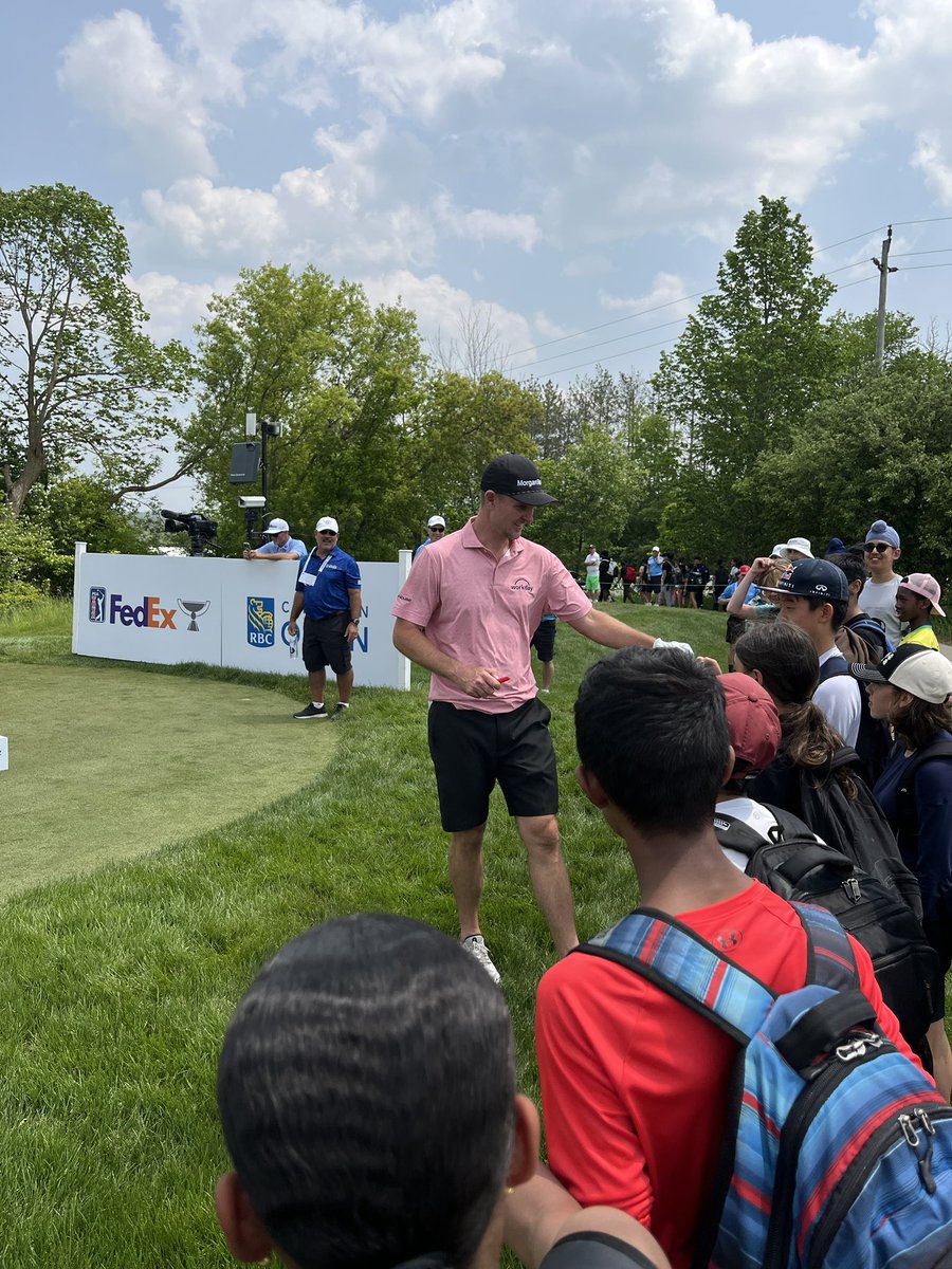 Mr. Parolin tweet media