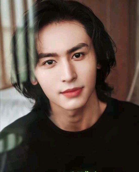 paceyonvicks's tweet photo. 我置顶，因为我要好好记住你的样子。 #张哲瀚 #therealzhangzhehan https://t.co/TV9unMXmvM