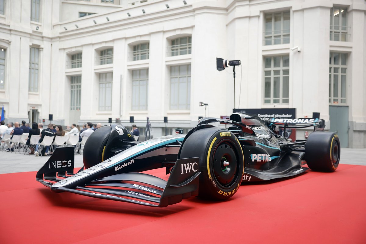 ComunidadMadrid's tweet photo. ✅ La Comunidad de Madrid se alía con la compañía @CrowdStrike para reforzar su estrategia de digitalización en materia de ciberseguridad.

🏎️ El consejero @MLopezValverde ha clausurado el evento CXO Madrid Summit de Crowd Strike y @MercedesAMGF1.

+Info: https://t.co/cb7rJjKtVg https://t.co/eWbw3R2WM4