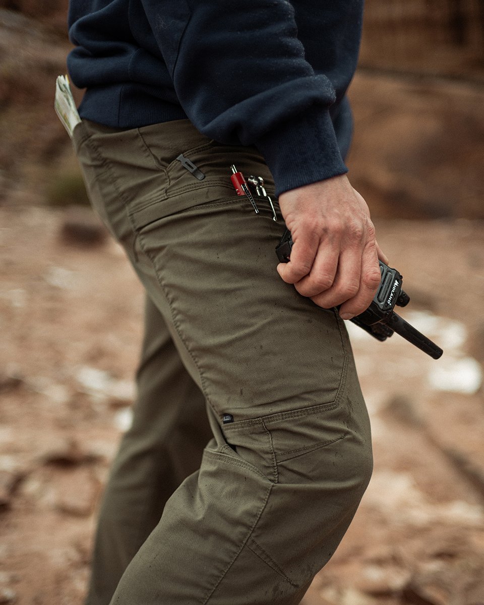 The Ridge Pant doesn’t flinch, fray, or fold. It’s built to outlast your toughest days.