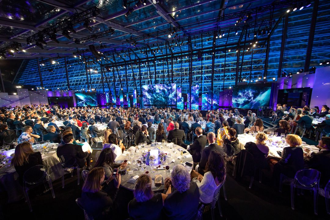 Customizable, scalable, unforgettable. 🌟
ADAPTIV structure tents are built for big things—like corporate events, expos, trade shows, and multi-day gatherings for up to 5,000 guests. No interior poles means max space, max impact, and no limits.