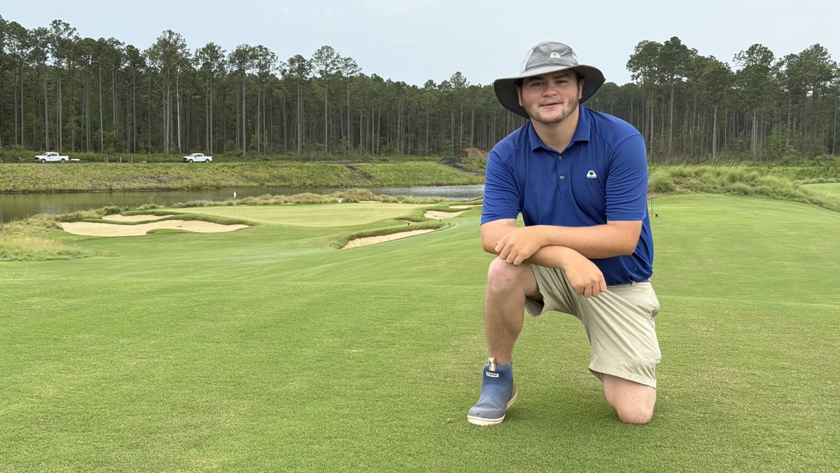 iTweetTurf's tweet photo. 5th visit of the year and 4th on this trip. 1/3 done for the year. This one to Palmetto Bluff which is an amazing place. Hung out with Chris Denmark today during his time at Crossroads. He will transition to the new course being built in a few weeks. Cool all around experience to work on 3 courses.
