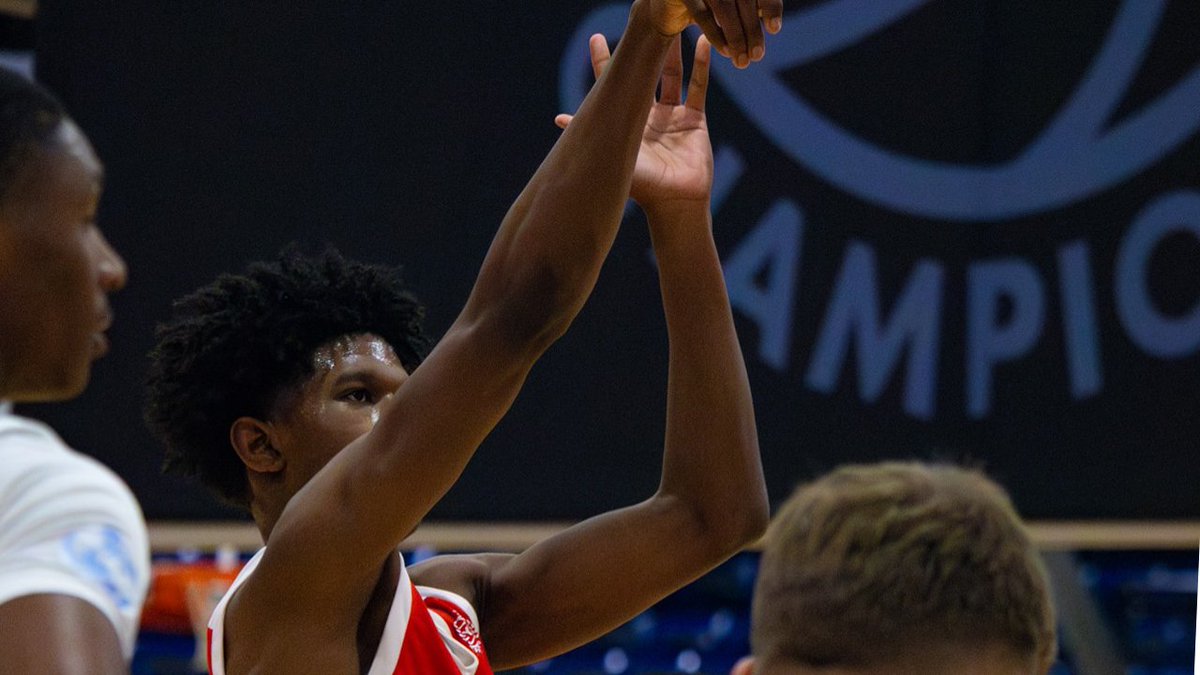 Trending: Missouri 2026s

Tre Paulding, Marcus Moore, Mach Mayom, DJ Childs, and Jason Stokes.

Link: recruitlook.com/trending-misso…