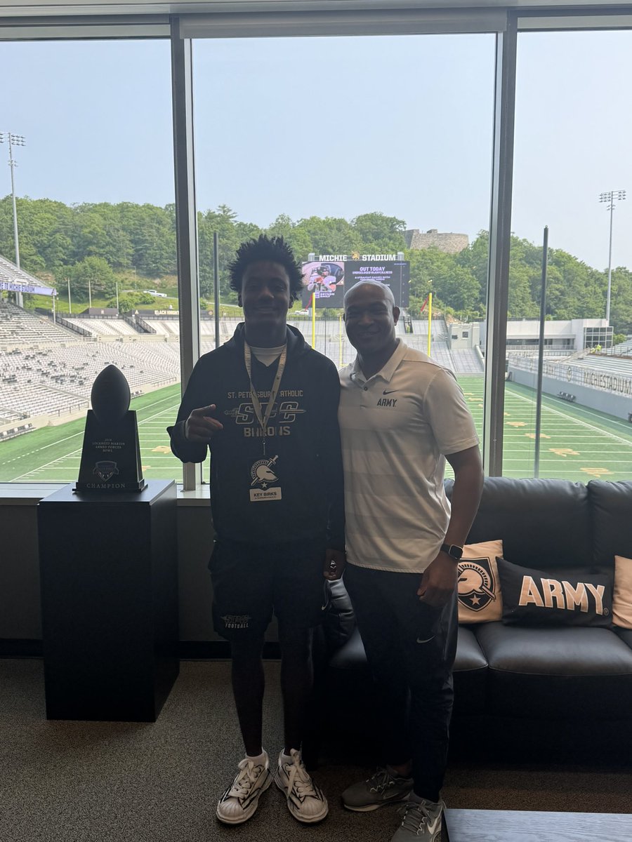KeyshaunBirks's tweet image. Had a great time at @ArmyWP_Football Thanks for having me!! @CoachDDixon