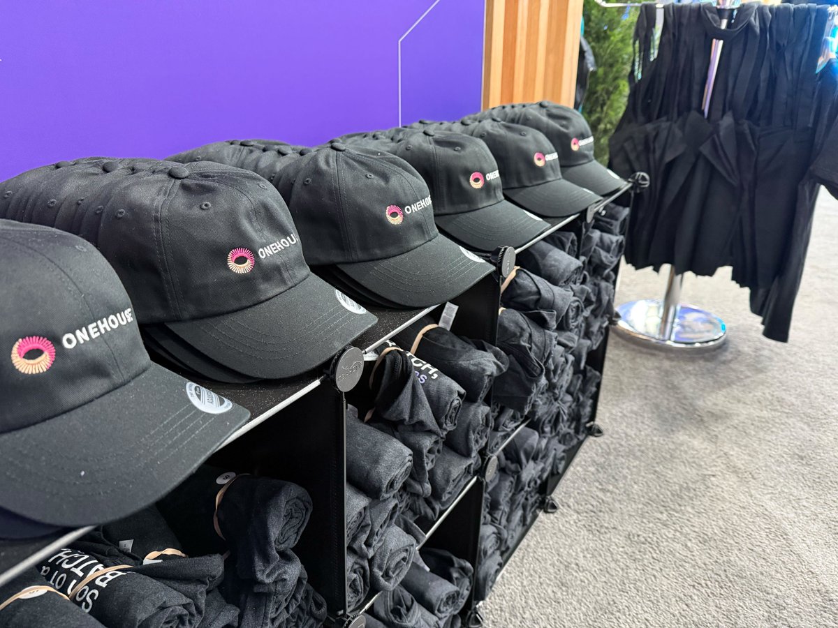 Got swag? Swing by booth 1415 and learn what the open #datalakehouse can do to cut your ETL pipeline and data modeling costs at #SnowflakeSummit. See you there!