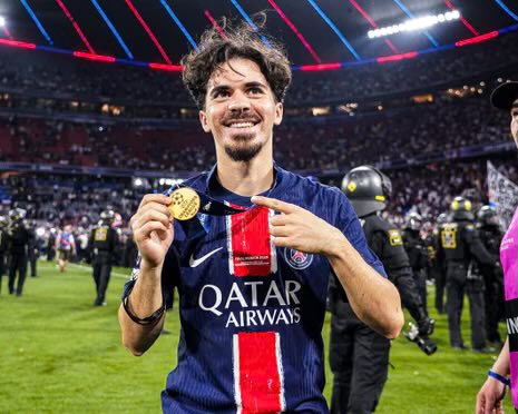 Portugal’s best player is currently sitting on the bench after winning the champions league. 

I’m so fed up with the <a href="/selecaoportugal/">Portugal</a>