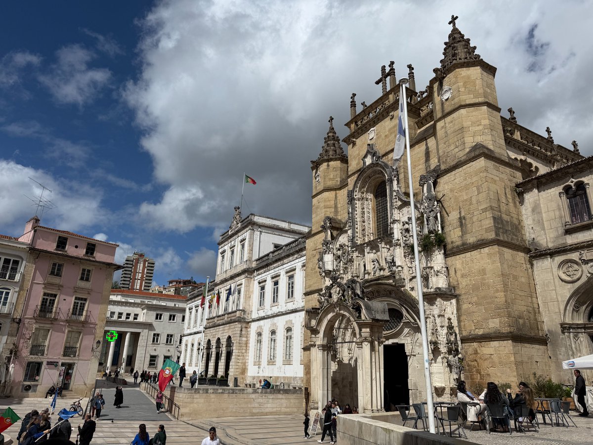 🌟 NUEVO POST | #Coimbra en un día: callejeo, historia y vistas top 🏛️⛪📸
Recorre desde el Mondego hasta la Uni, cruza el río y remata con un buen chanfana 🍽️
➡️ Qué ver y dónde comer 👉 🔗bit.ly/3Zcstas