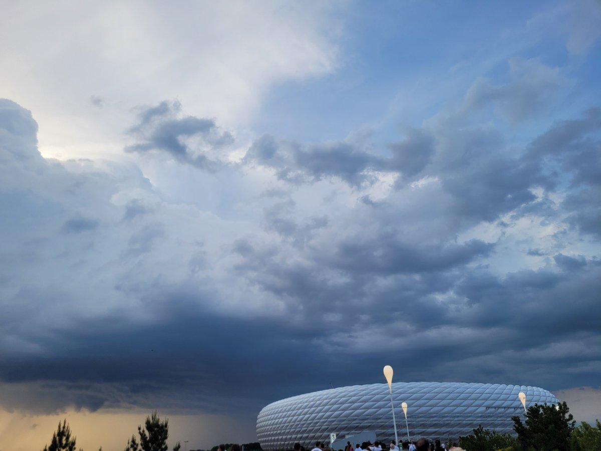 Da braut sich was zsam. 
#GERPOR
