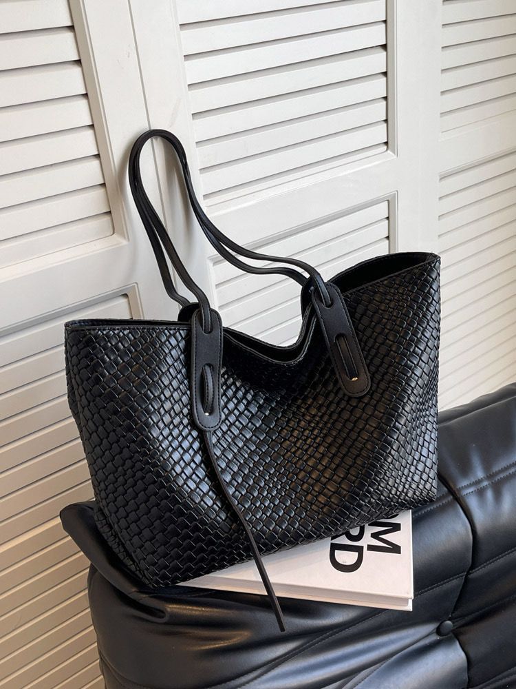 Everything_olys's tweet photo. Beautiful tote bag restocked… N24,500 only.

Available to take your orders.
Comment/send a DM.

@_DammyB_ https://t.co/Ir1yTnjCdt