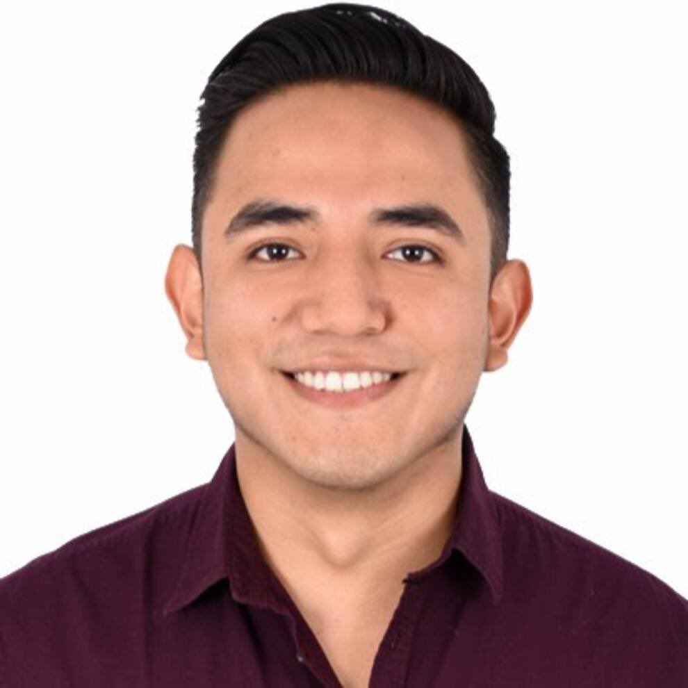 kitolarac's tweet photo. Él es Christian Alexander González Morales, médico ecuatoriano de 31 años y principal sospechoso del asesinato de Francisco Albornoz. En este momento se encuentra detenido y será formalizado el día de hoy. Hay otros sospechosos que están siendo buscados.

#JusticiaParaFrancisco https://t.co/IOUvWN9Ola